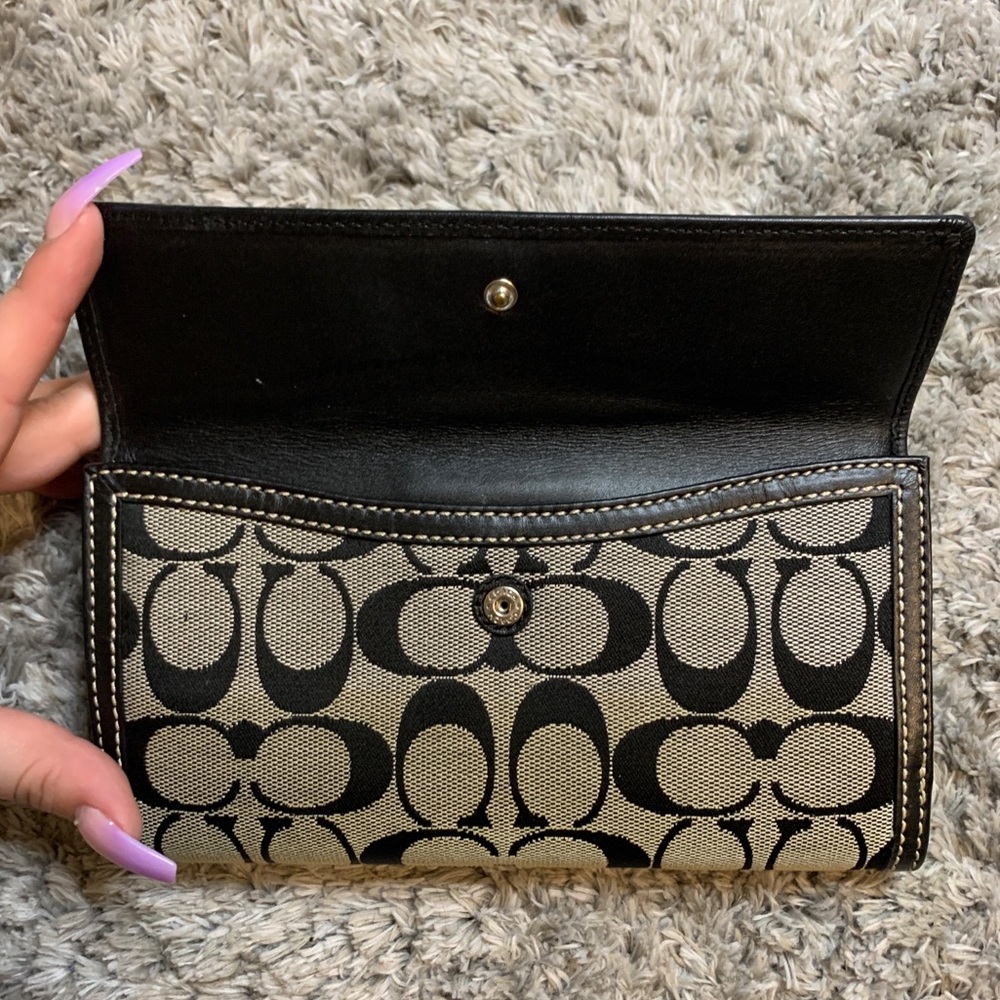 Coach Wallet - Picture 4 of 4